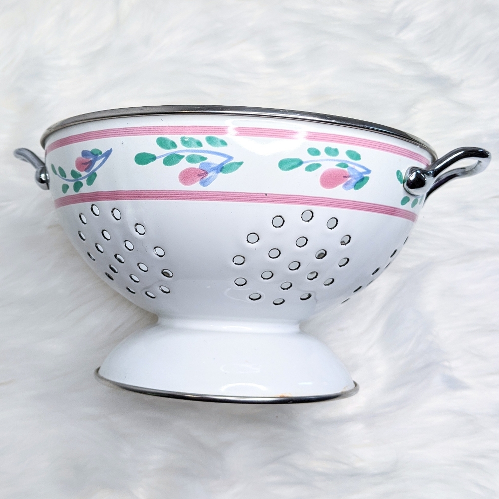 Vintage Caleca White Enamel Painted Coland…